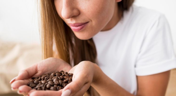 De ce tot mai multe persoane preferă cafeaua boabe?