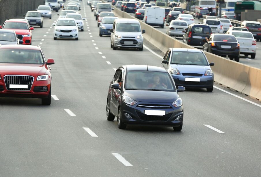 Cum te ajută monitorizarea GPS să reduci costurile flotei