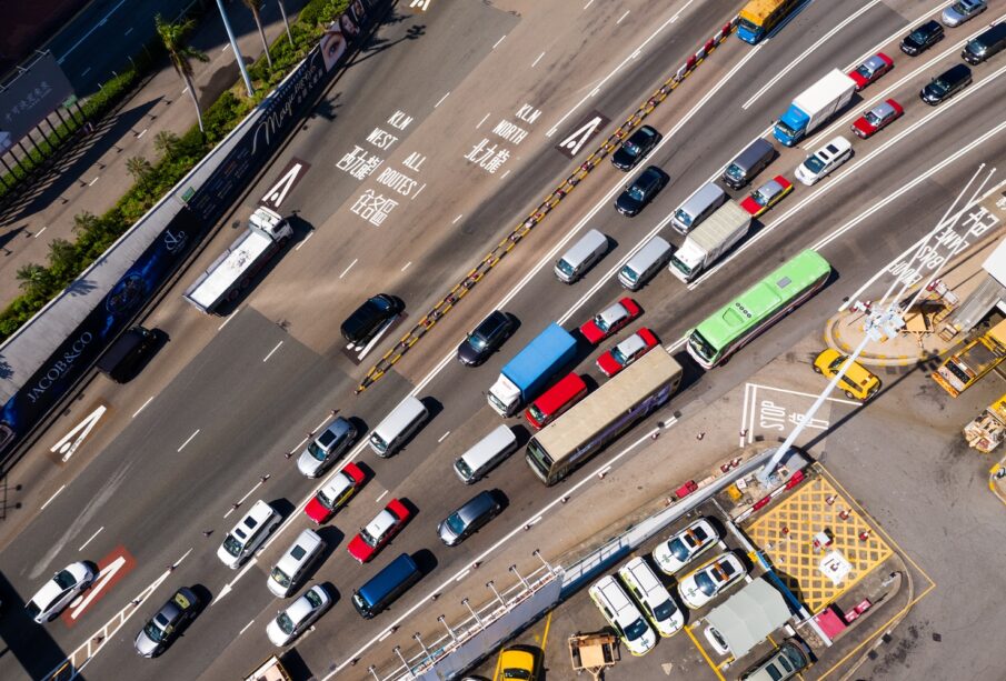 Cum crește monitorizarea GPS eficiența șoferilor și siguranța vehiculelor