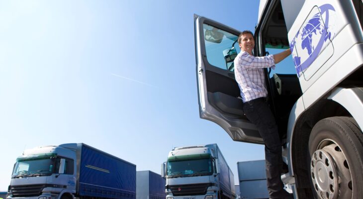 Monitorizare GPS flotă auto vs. metode tradiționale de gestionare vehicule